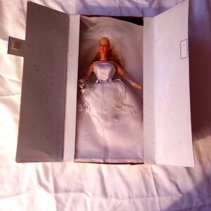 1999 Blushing Bride Barbie Elegant White Bridal Doll